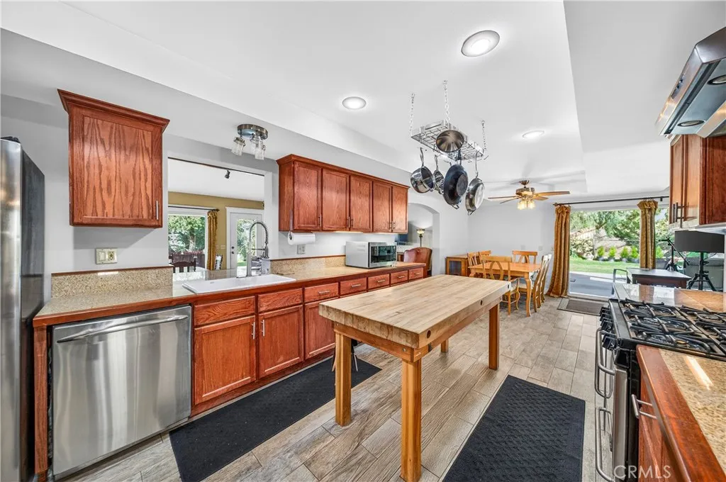33620 Oak Drive, Hemet, California 92544 home-pic-20