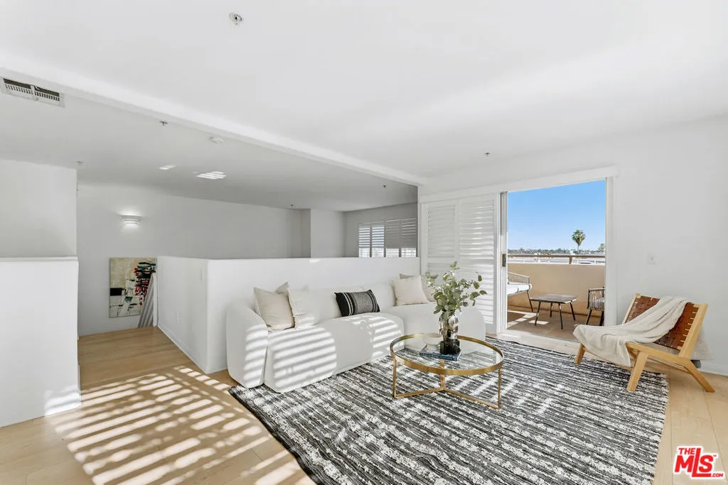 1214 14th Street 204, Santa Monica, California 90404 home-pic-27