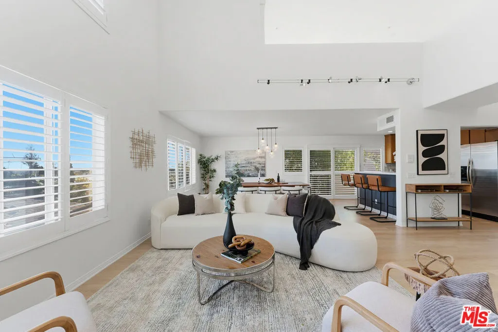 1214 14th Street 204, Santa Monica, California 90404 home-pic-4