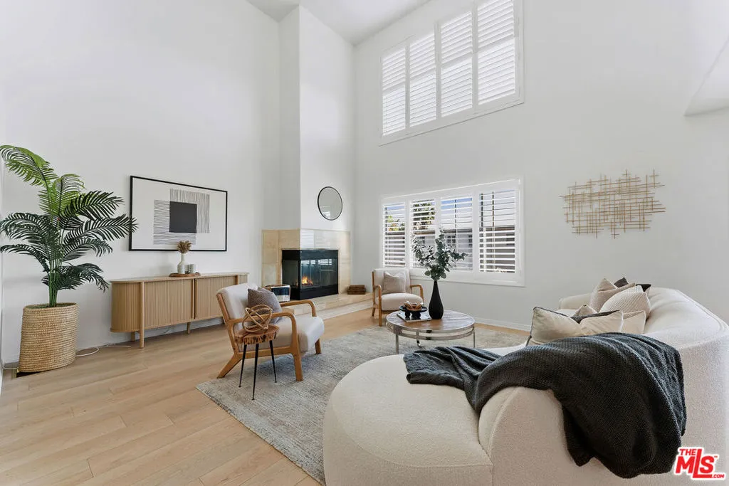 1214 14th Street 204, Santa Monica, California 90404 home-pic-1