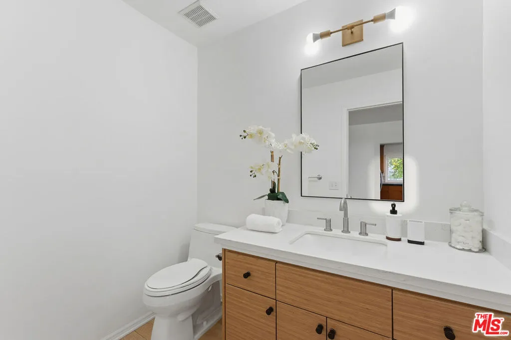 1214 14th Street 204, Santa Monica, California 90404 home-pic-25