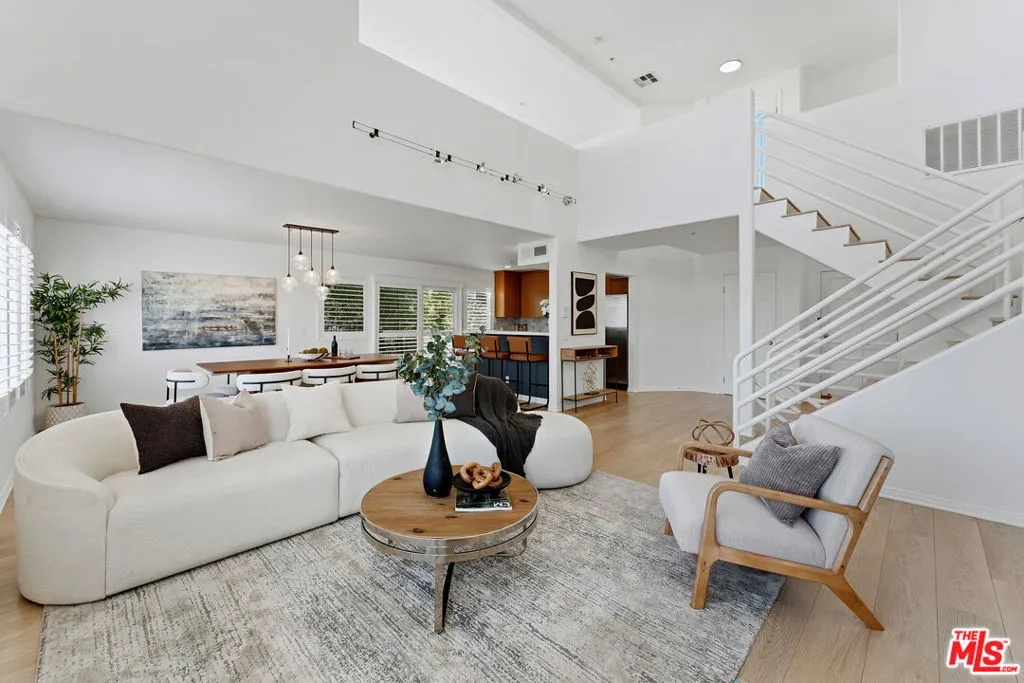 1214 14th Street 204, Santa Monica, California 90404 home-pic-2