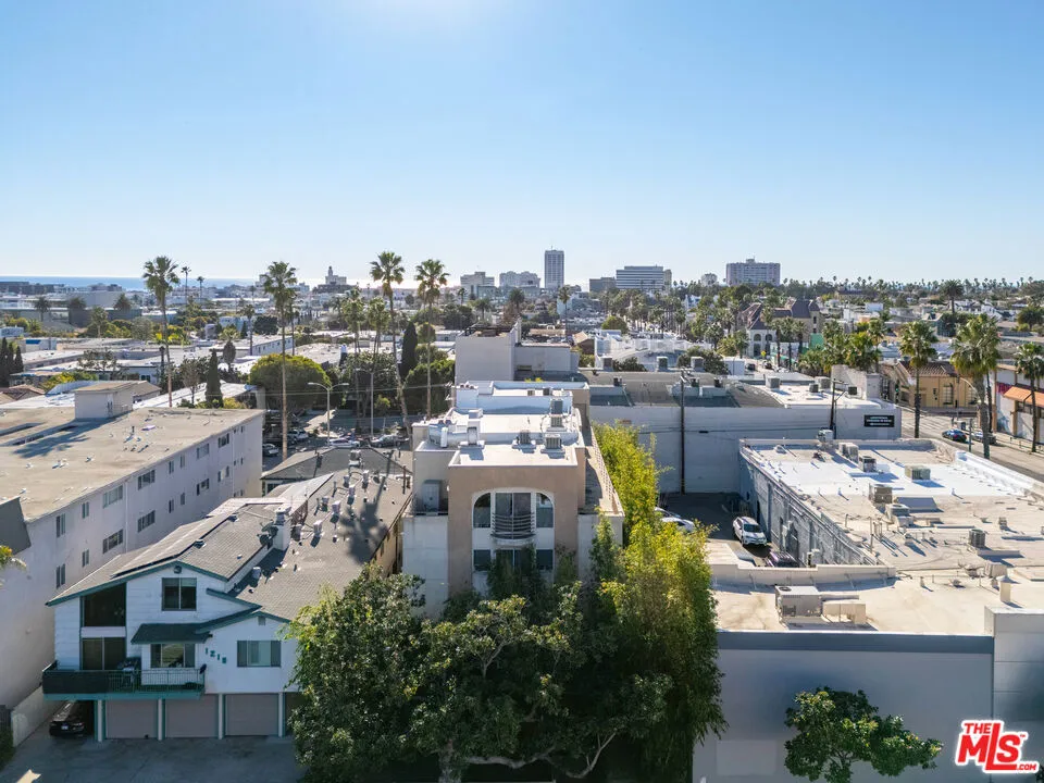 1214 14th Street 204, Santa Monica, California 90404 home-pic-36