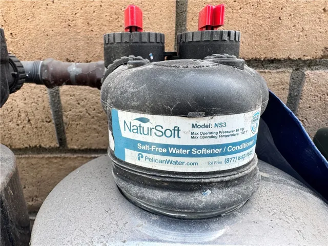 Salt-free water softener / conditioner