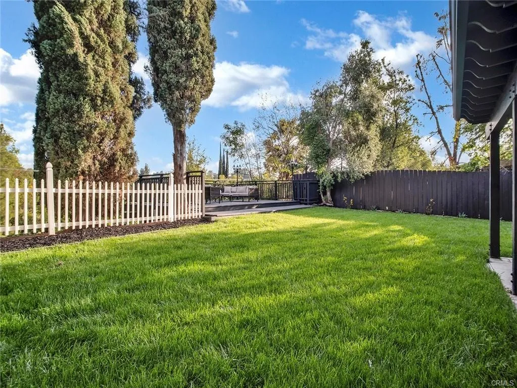 24100 Philiprimm Street, Woodland Hills, California 91367 home-pic-34