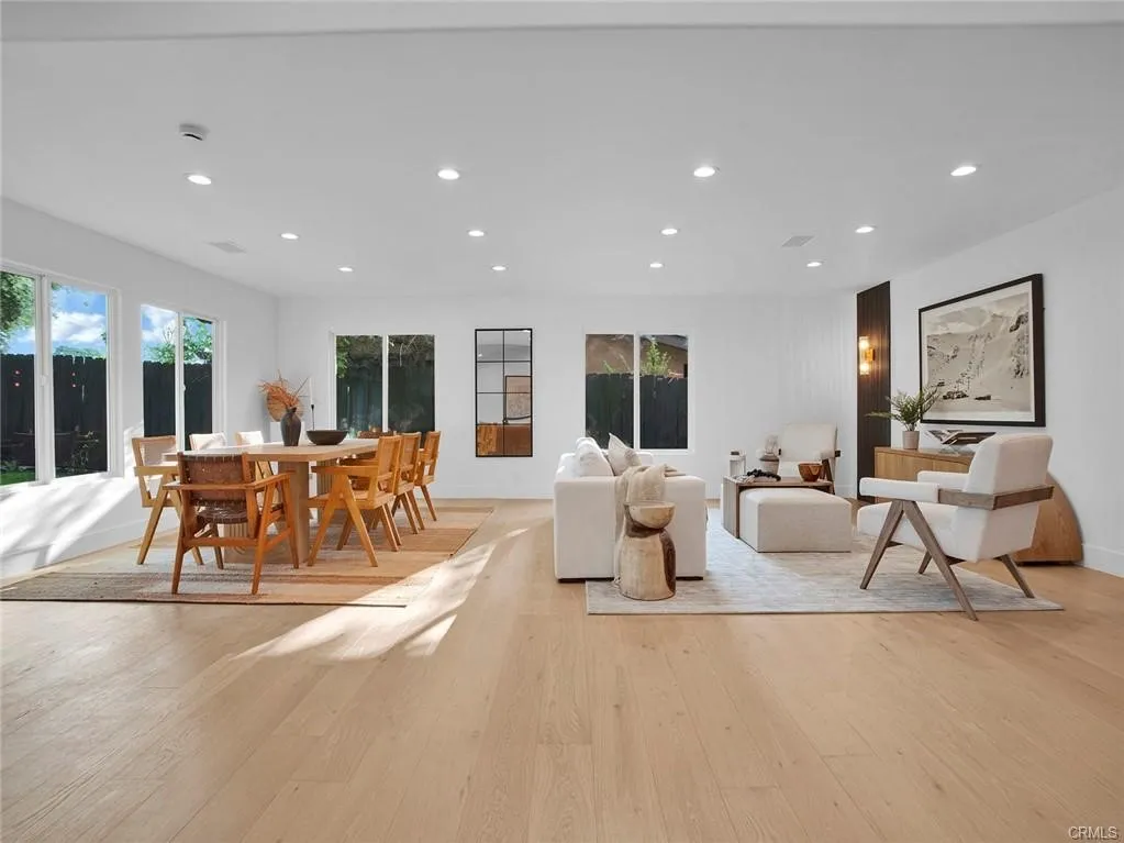 24100 Philiprimm Street, Woodland Hills, California 91367 home-pic-12