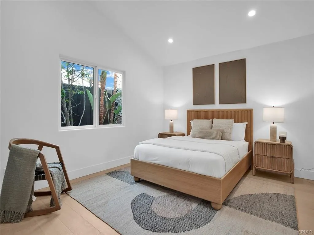 24100 Philiprimm Street, Woodland Hills, California 91367 home-pic-26