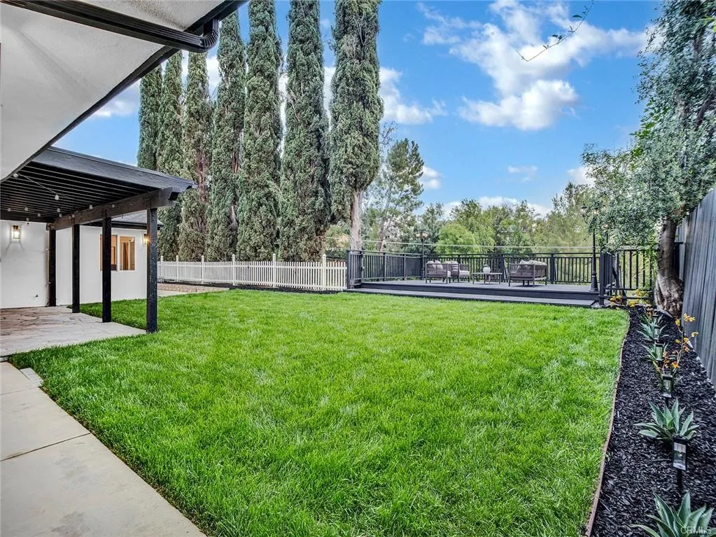 24100 Philiprimm Street, Woodland Hills, California 91367 home-pic-35