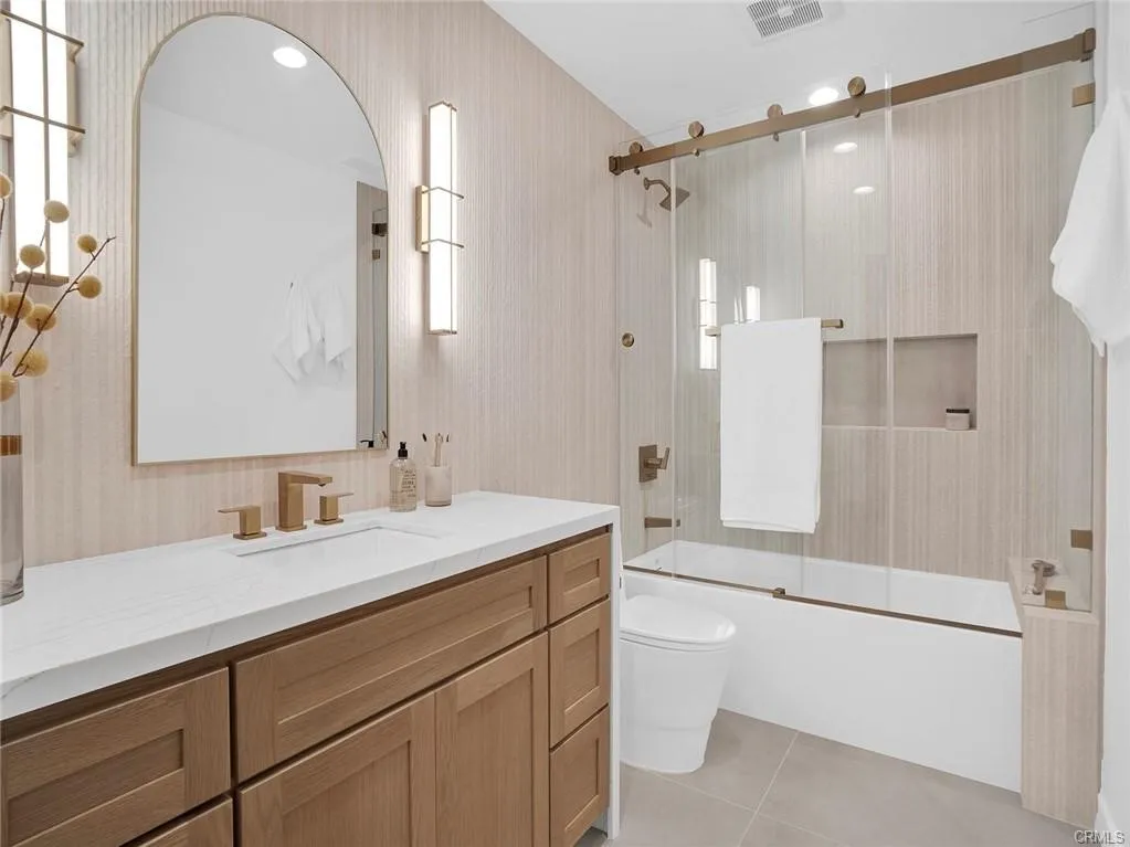 24100 Philiprimm Street, Woodland Hills, California 91367 home-pic-25
