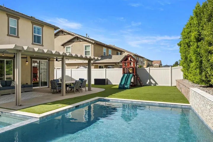 10664 Cobble Court, Santee, California 92071