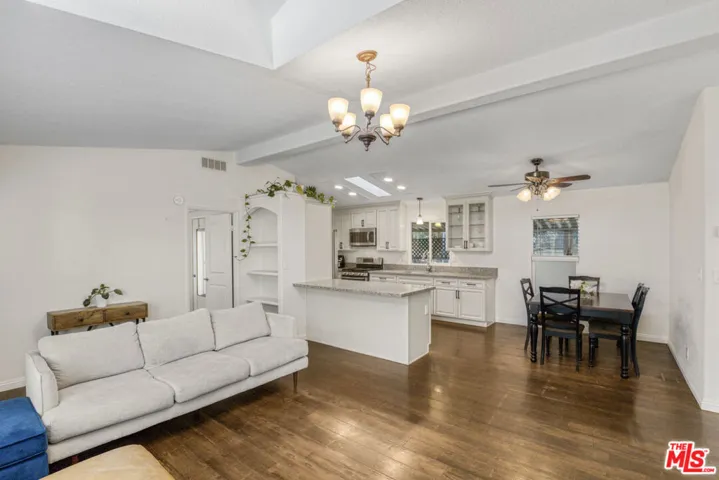 Main bedroom on the left. Seco