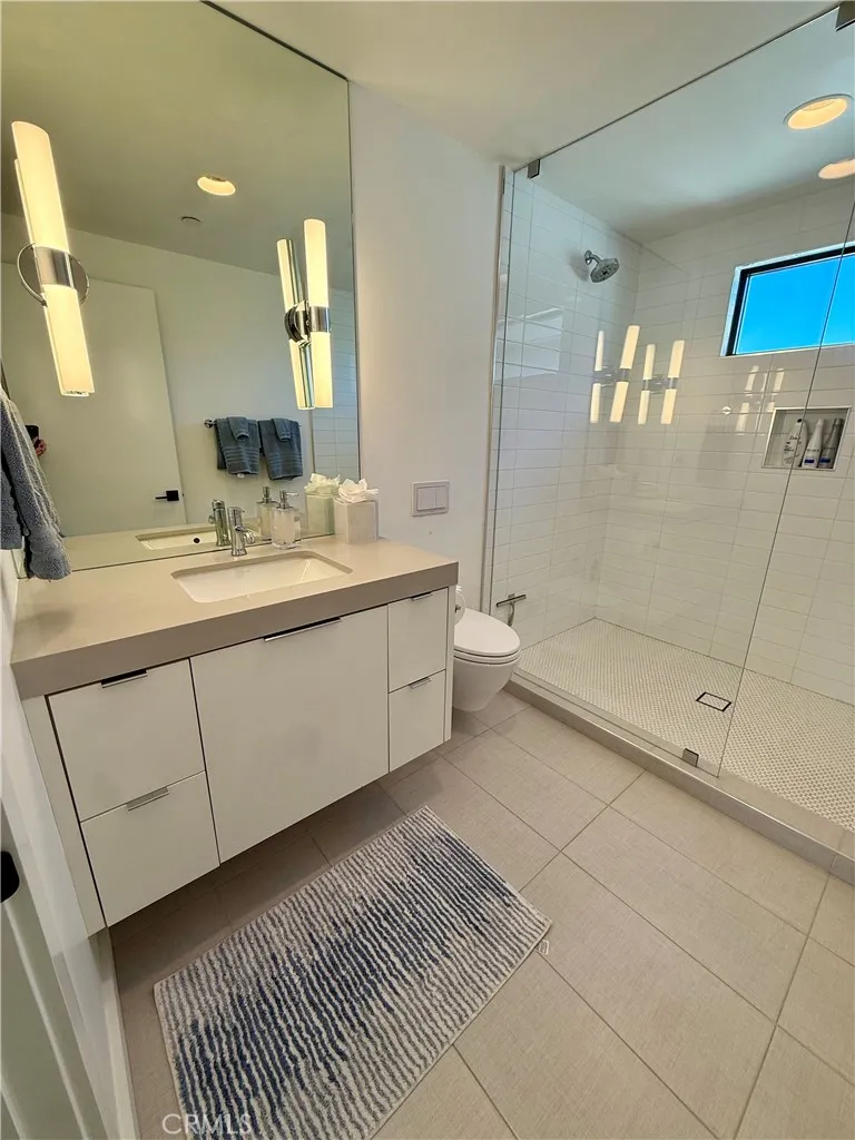 Room #5 full bath