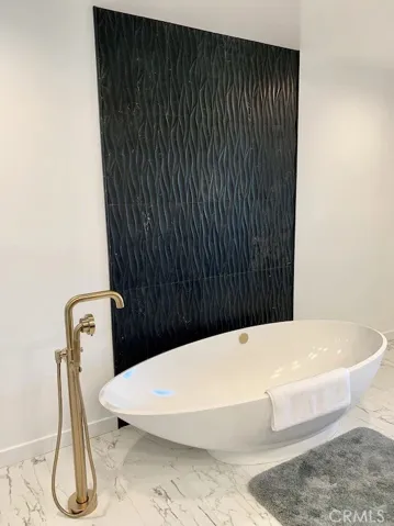 3rd floor bath #3 soaking tub