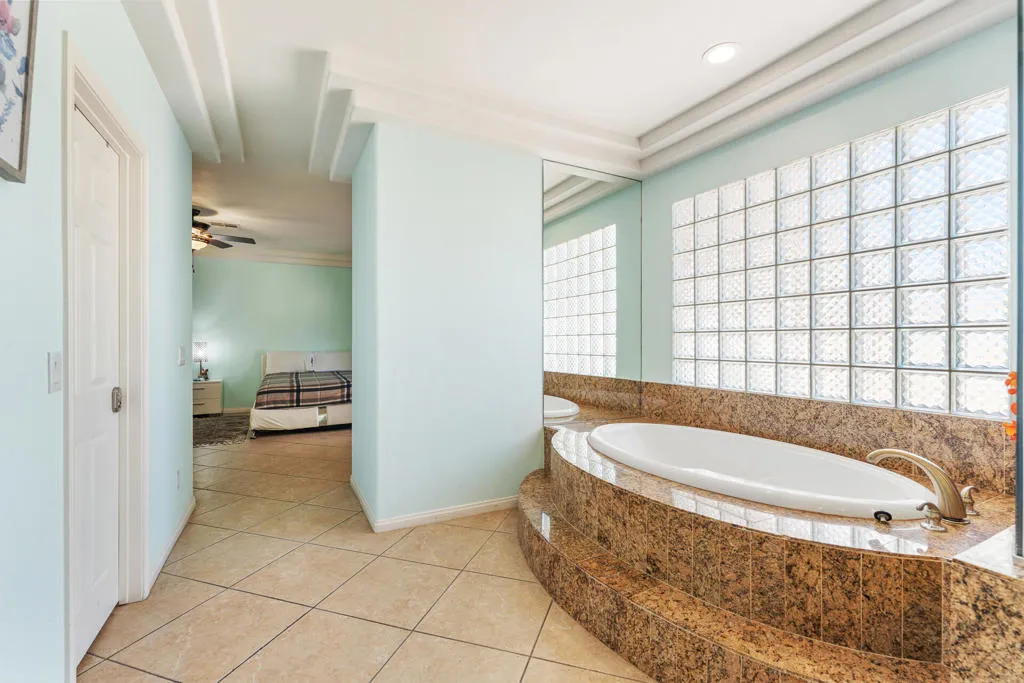 32100 Whispering Palms Trail, Cathedral City, California 92234 home-pic-19