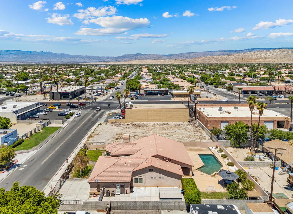 32100 Whispering Palms Trail, Cathedral City, California 92234 home-pic-36