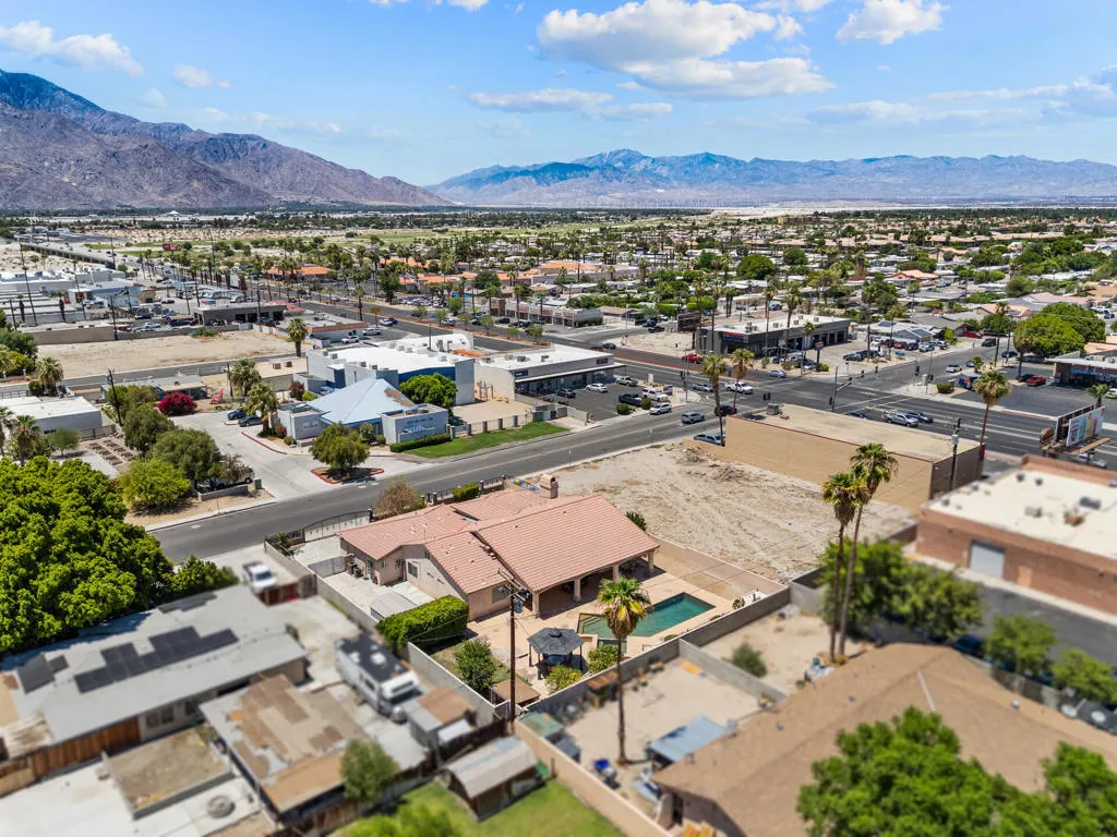 32100 Whispering Palms Trail, Cathedral City, California 92234 home-pic-39