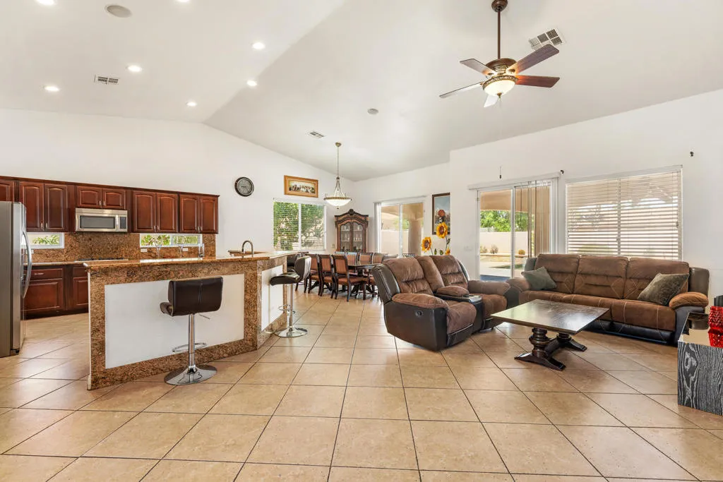 32100 Whispering Palms Trail, Cathedral City, California 92234 home-pic-12