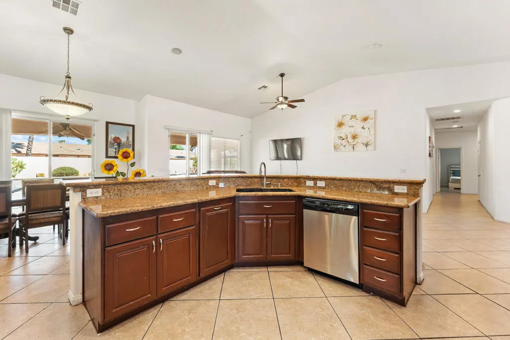 32100 Whispering Palms Trail, Cathedral City, California 92234 home-pic-9