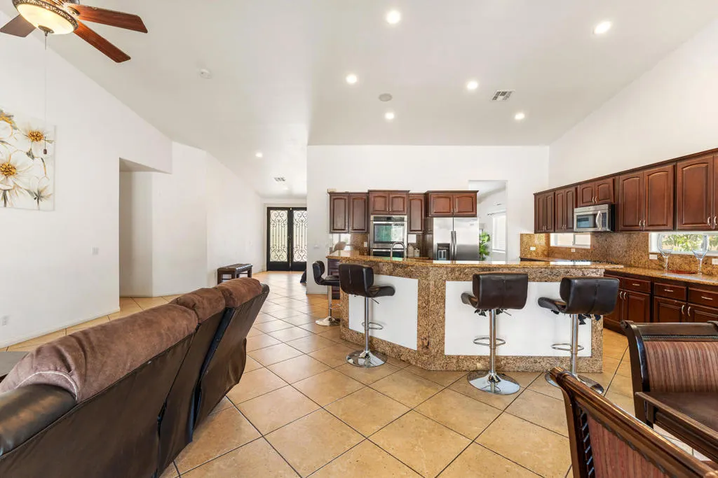32100 Whispering Palms Trail, Cathedral City, California 92234 home-pic-14