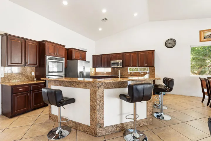 32100 whispering palms-07806