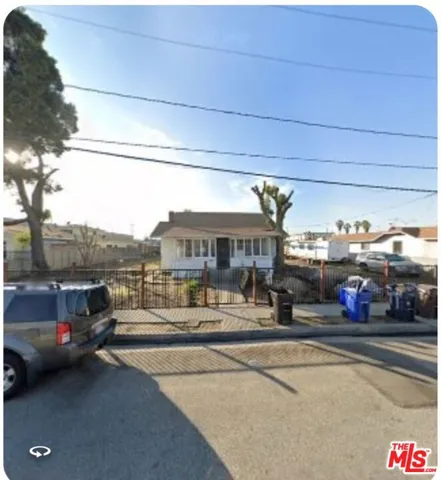11319 Larch Avenue, Inglewood, California 90304