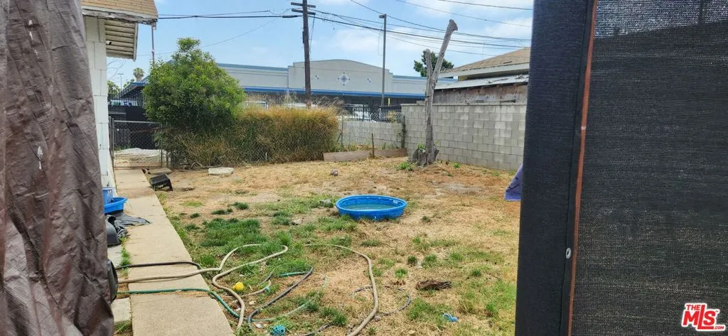 11319 Larch Avenue, Inglewood, California 90304