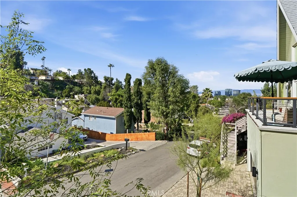 5244 Baza, Woodland Hills, California 91364 home-pic-23
