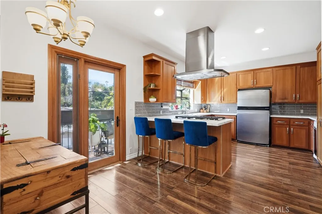 5244 Baza, Woodland Hills, California 91364 home-pic-4