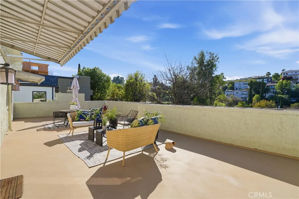 5244 Baza, Woodland Hills, California 91364 home-pic-16