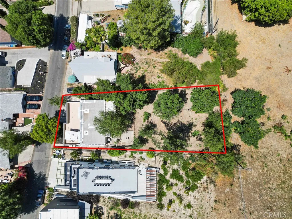 5244 Baza, Woodland Hills, California 91364 home-pic-31