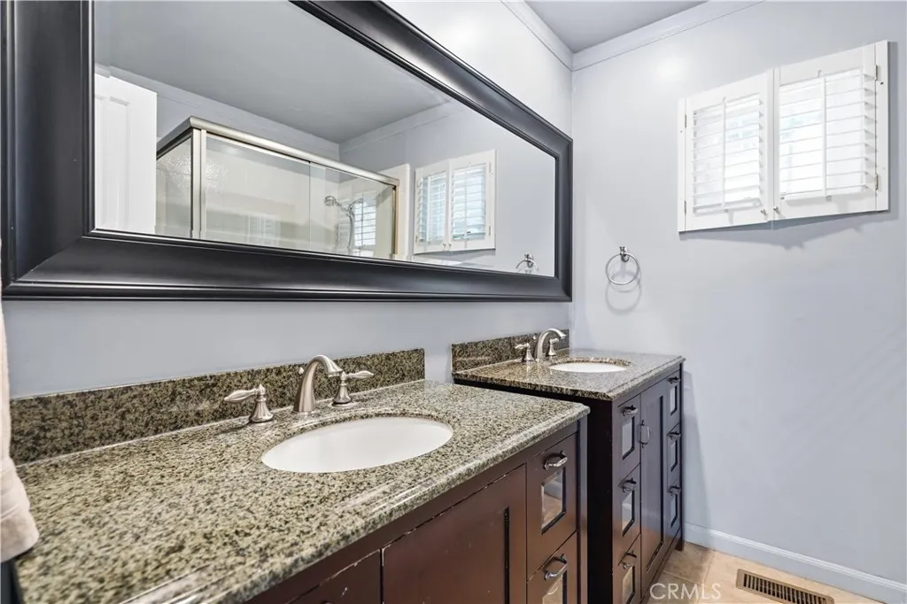 5244 Baza, Woodland Hills, California 91364 home-pic-15