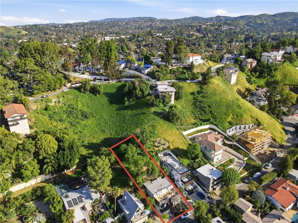 5244 Baza, Woodland Hills, California 91364 home-pic-34
