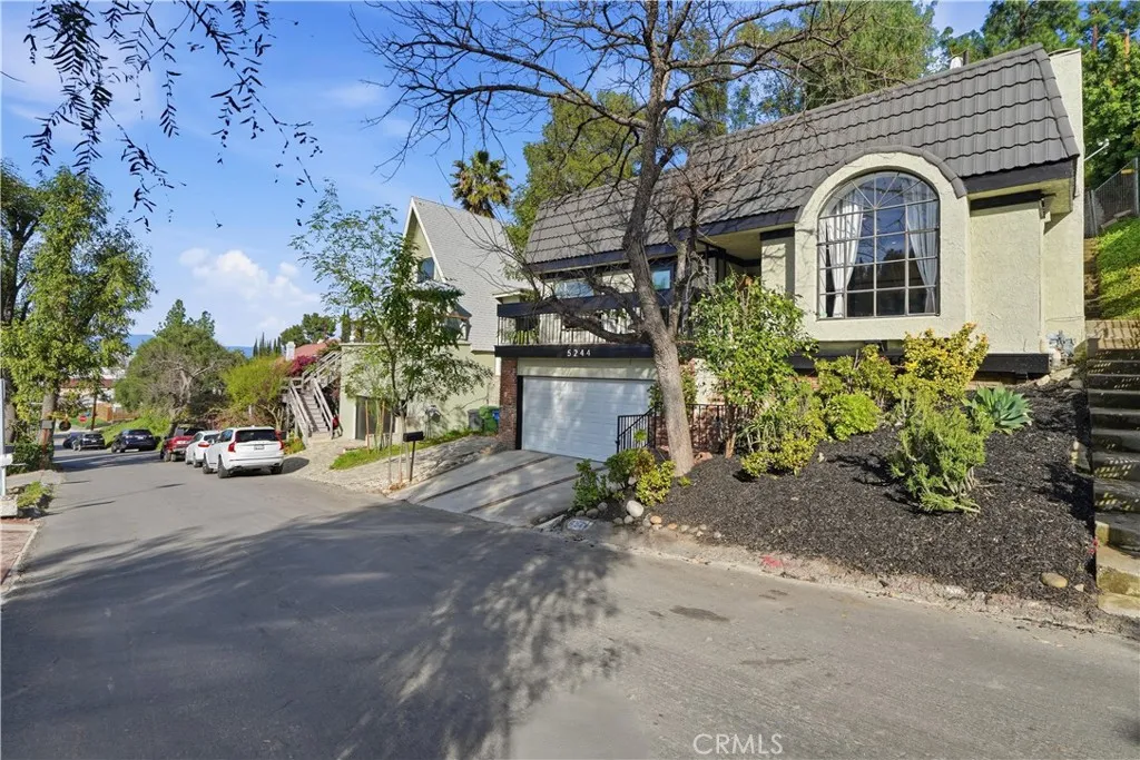 5244 Baza, Woodland Hills, California 91364 home-pic-39