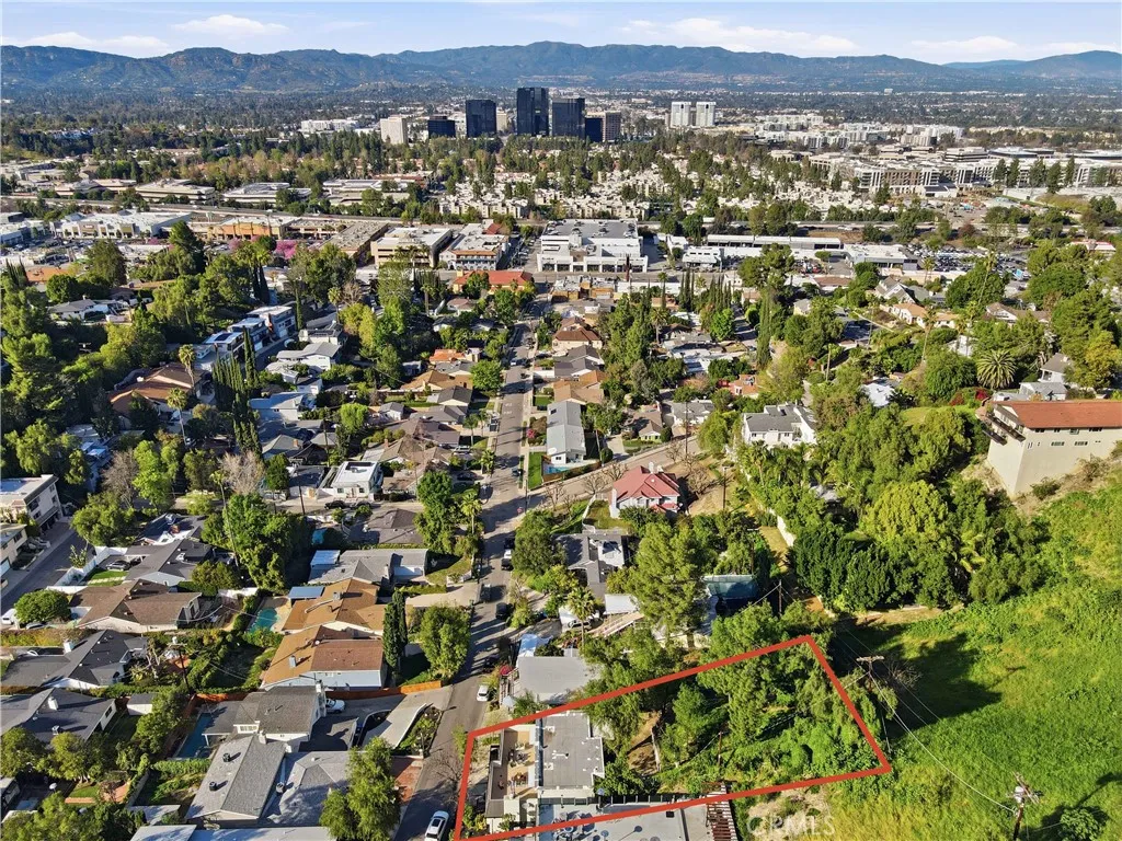 5244 Baza, Woodland Hills, California 91364 home-pic-35