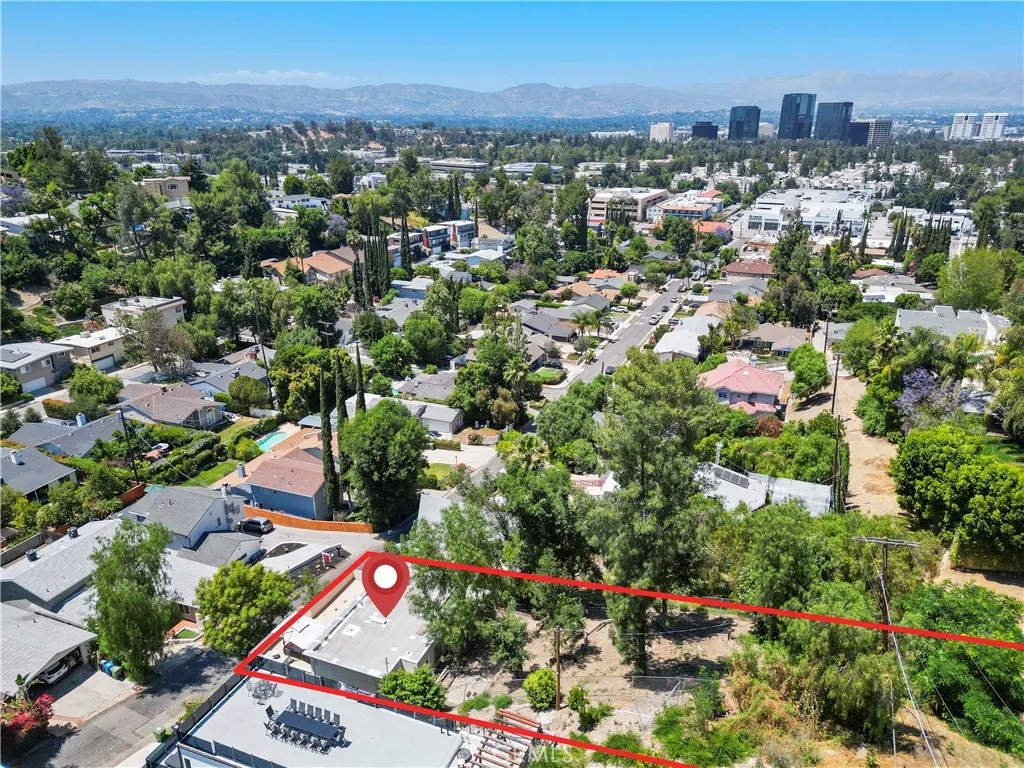 5244 Baza, Woodland Hills, California 91364 home-pic-32