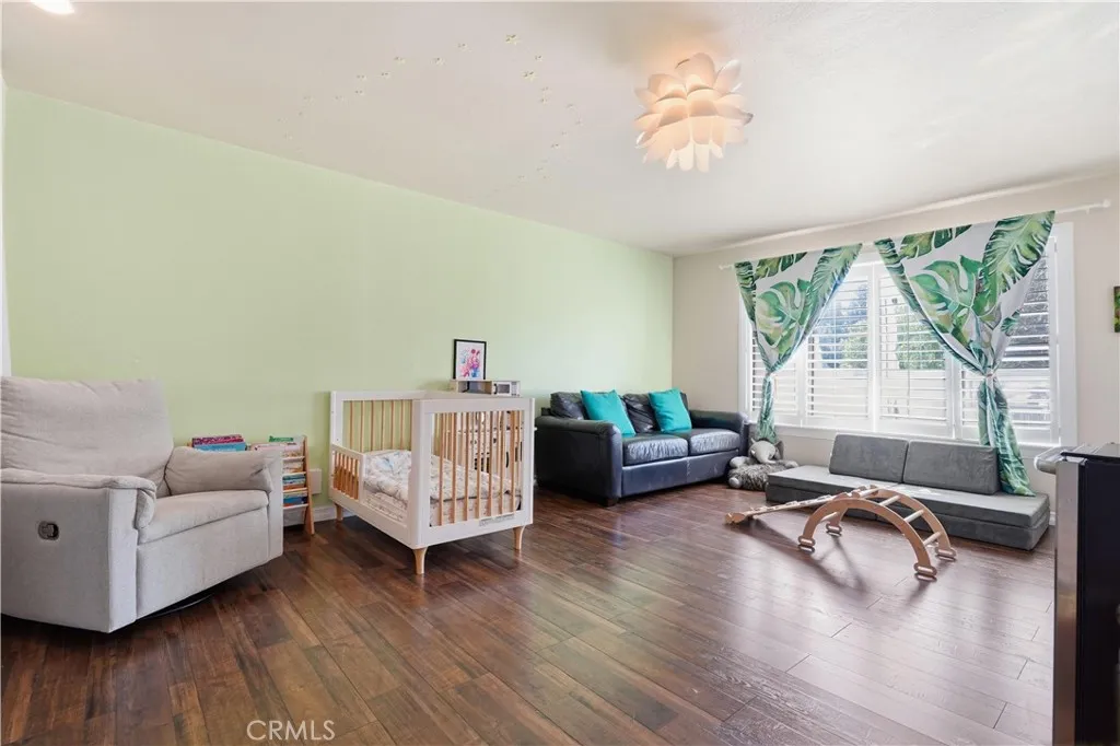 5244 Baza, Woodland Hills, California 91364 home-pic-14