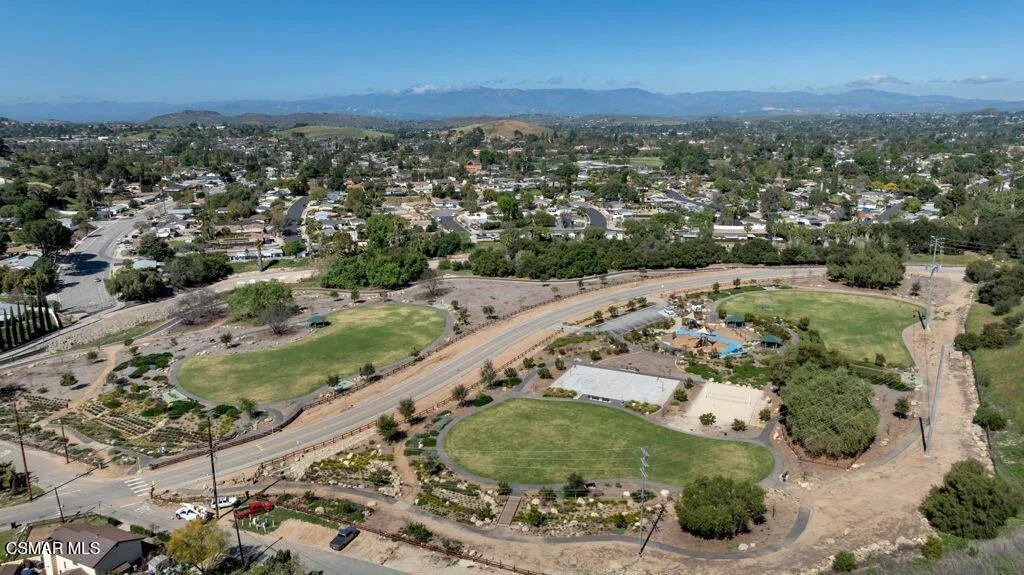 685 Paige Lane, Thousand Oaks, California 91360 home-pic-37
