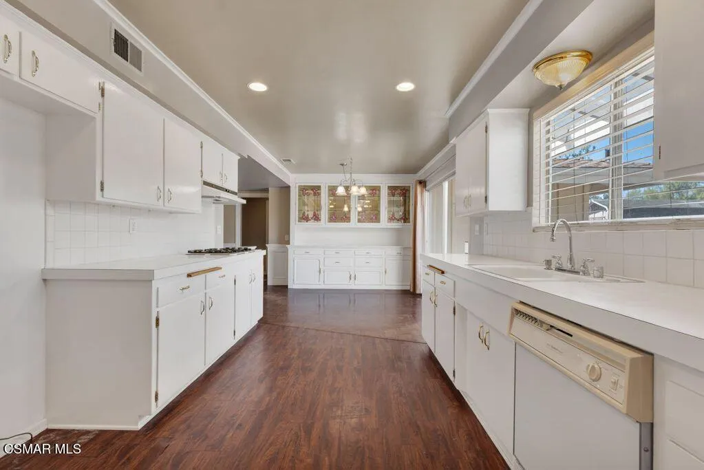 685 Paige Lane, Thousand Oaks, California 91360 home-pic-16