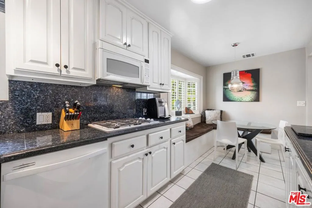 2615 Beach Avenue, Venice, California 90291 home-pic-9