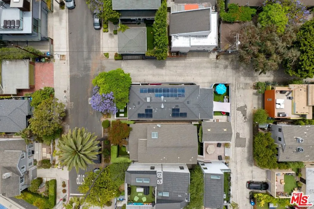 2615 Beach Avenue, Venice, California 90291 home-pic-25