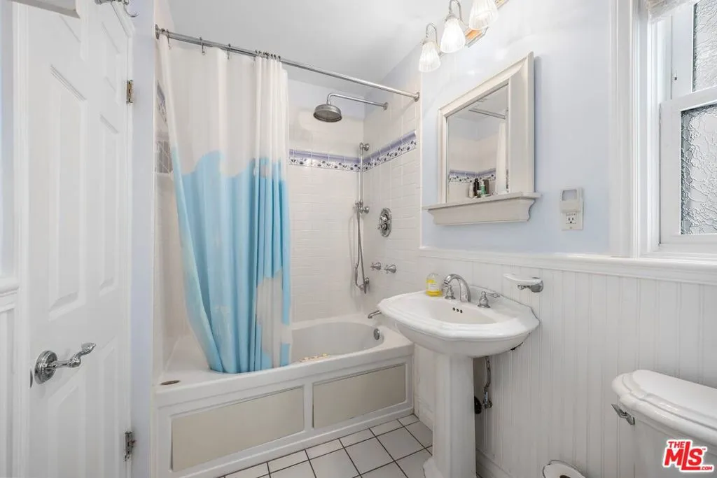 2615 Beach Avenue, Venice, California 90291 home-pic-18