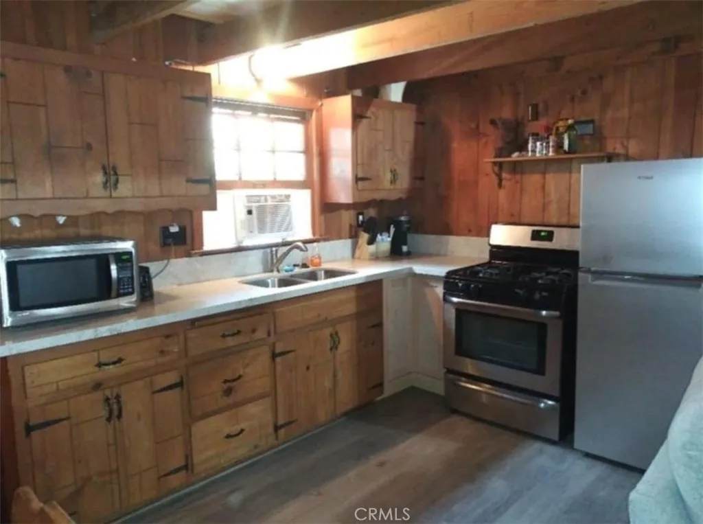23844 Bowl Road, Crestline, California 92325 home-pic-3