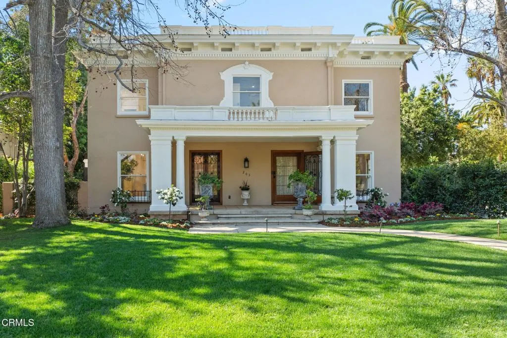 203 Oaklawn Ave
