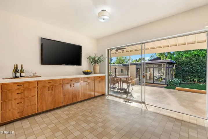 19-42-web-or-mls-203-oaklawn-ave