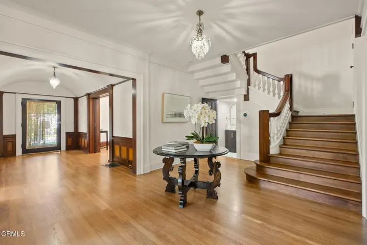 11-18-web-or-mls-203-oaklawn-ave