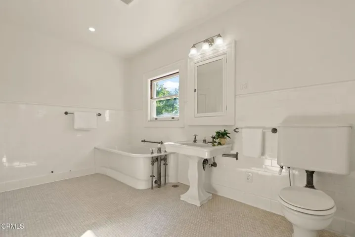 38-34-web-or-mls-203-oaklawn-ave