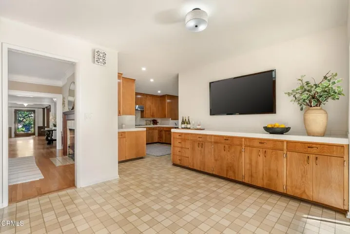 22-43-web-or-mls-203-oaklawn-ave