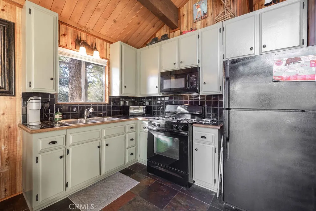 42788 Monterey, Big Bear Lake, California 92315 home-pic-9