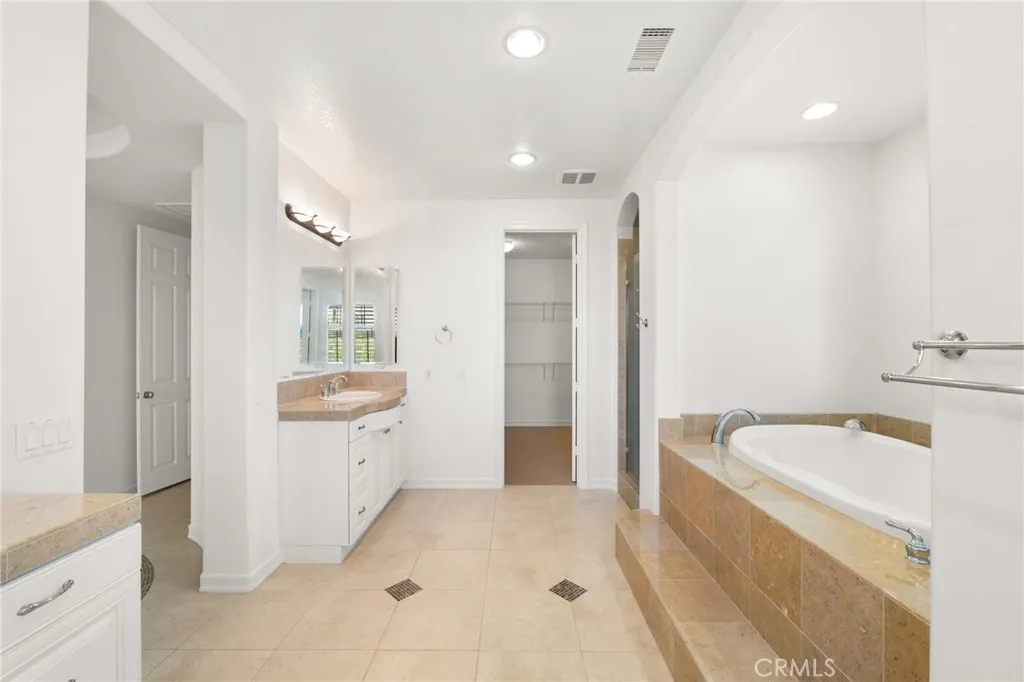 22383 Quiet Bay, Corona, California 92883 home-pic-28