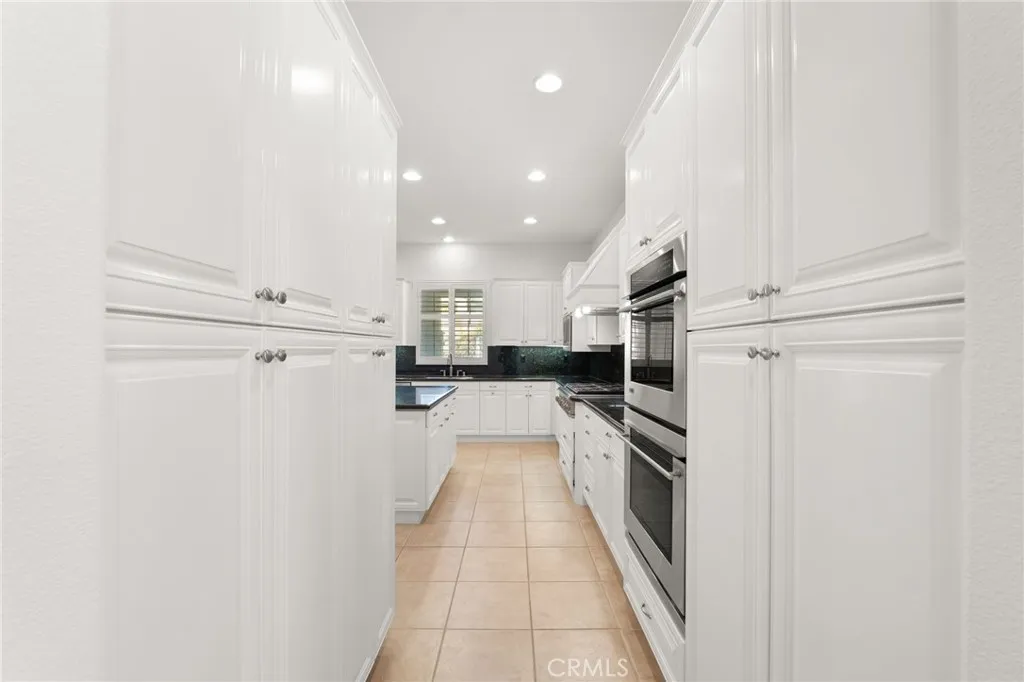 22383 Quiet Bay, Corona, California 92883 home-pic-11